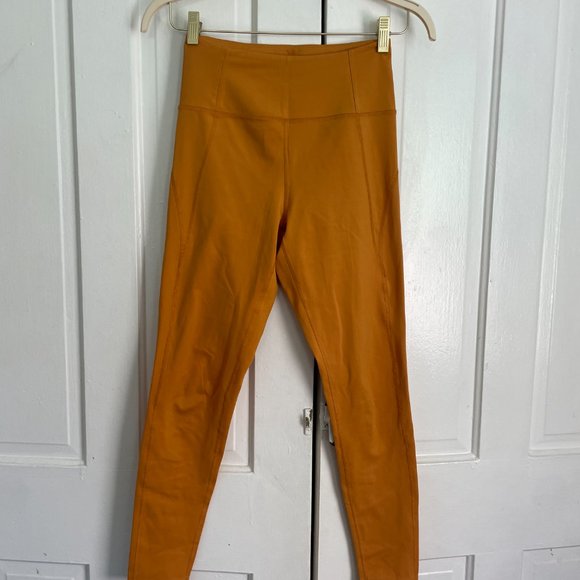 Girlfriend Collective Leggings in Honey - Picture 2 of 4